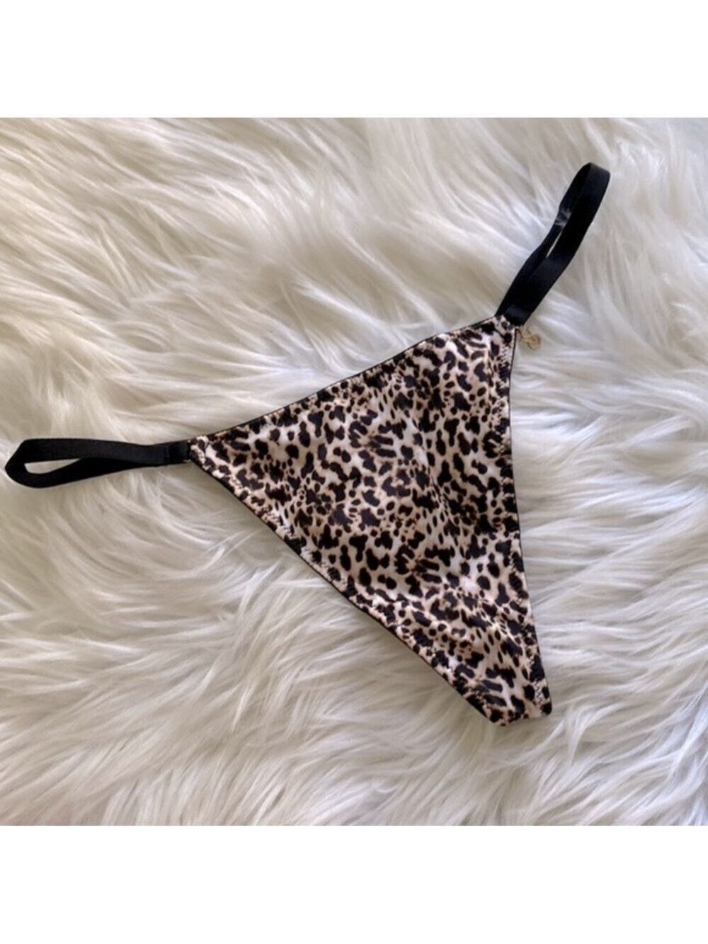 Y2K vintage Victoria’s Secret leopard print G string